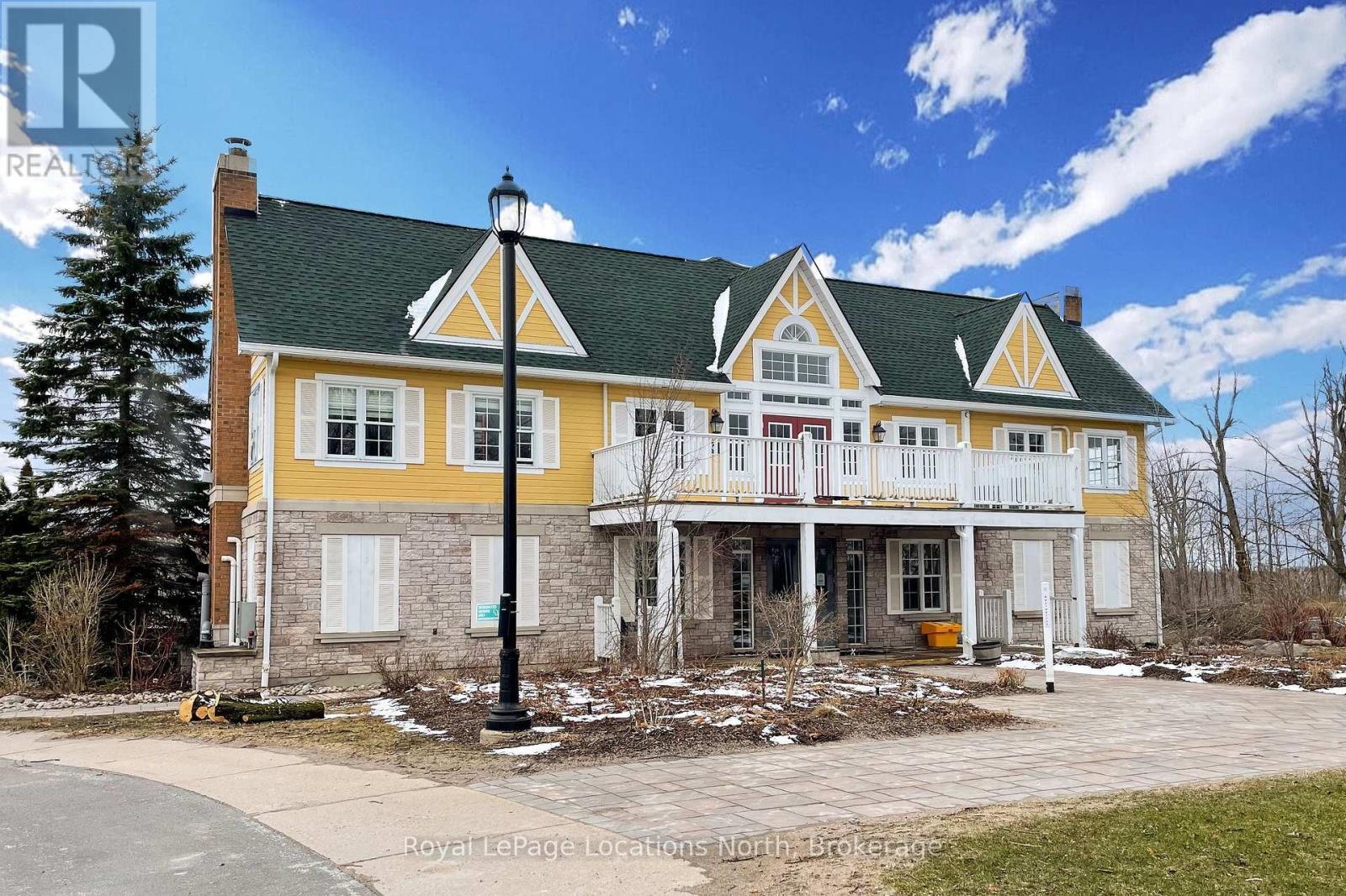 2242/2243 - 90 Highland Drive, Oro-Medonte (Horseshoe Valley), ON - Outdoor With Facade