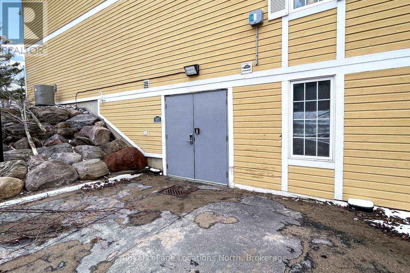 2242/2243 - 90 Highland Drive, Oro-Medonte (Horseshoe Valley), ON - Outdoor With Exterior