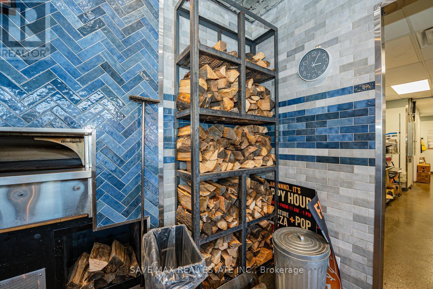 230 Lakeshore Road E, Mississauga, ON