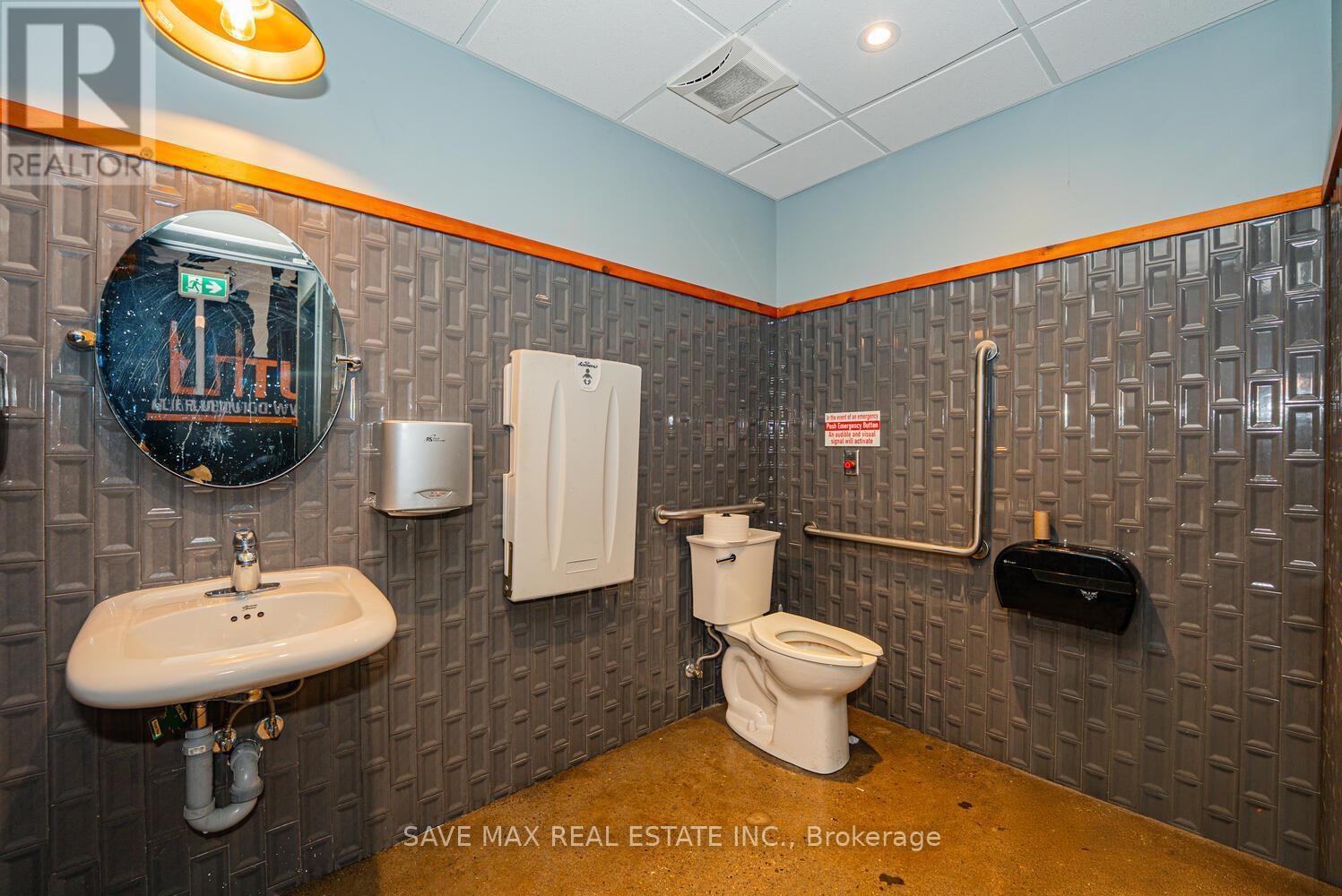 230 Lakeshore Road E, Mississauga, ON