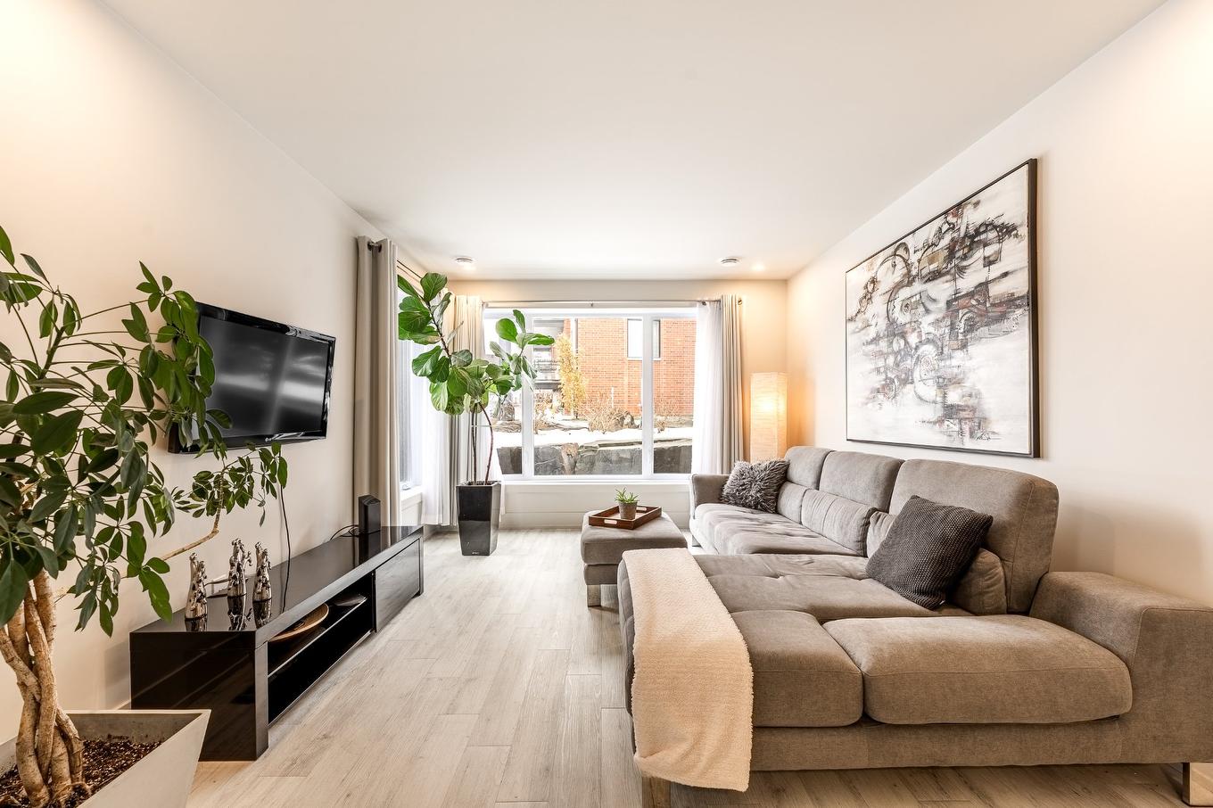 Living room - 101-2205 Place Des Tilleuls, Saint-Bruno-De-Montarville, QC - Indoor Photo Showing Living Room