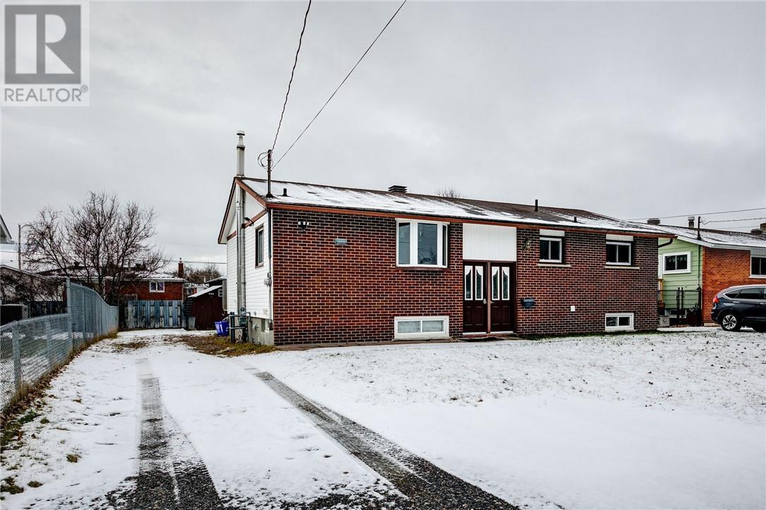 52 Abbe Street, Chelmsford, ON - Outdoor With Exterior