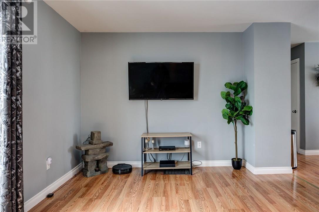 52 Abbe Street, Chelmsford, ON - Indoor Photo Showing Other Room