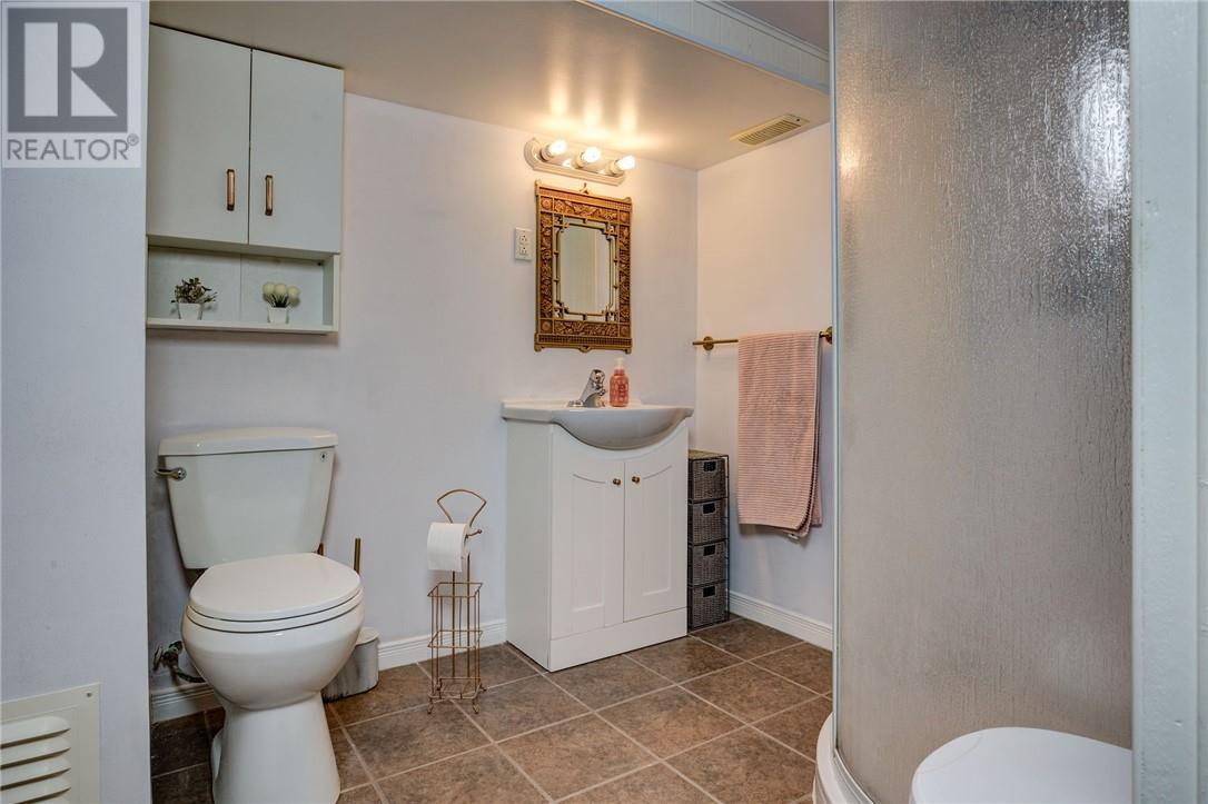 52 Abbe Street, Chelmsford, ON - Indoor Photo Showing Bathroom