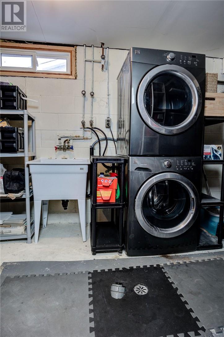 52 Abbe Street, Chelmsford, ON - Indoor Photo Showing Laundry Room
