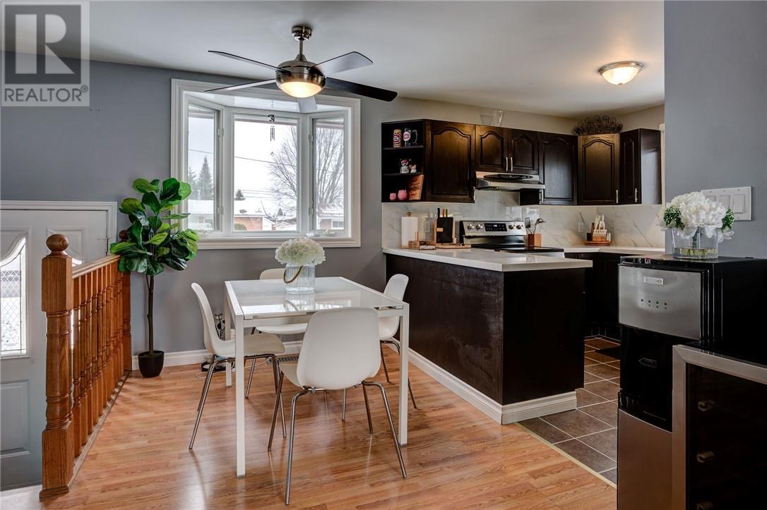 52 Abbe Street, Chelmsford, ON - Indoor Photo Showing Other Room