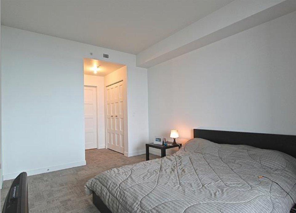 Chambre à coucher principale - 402-199 Rue De La Rotonde, Montréal (Verdun/Île-Des-Soeurs), QC - Indoor Photo Showing Bedroom