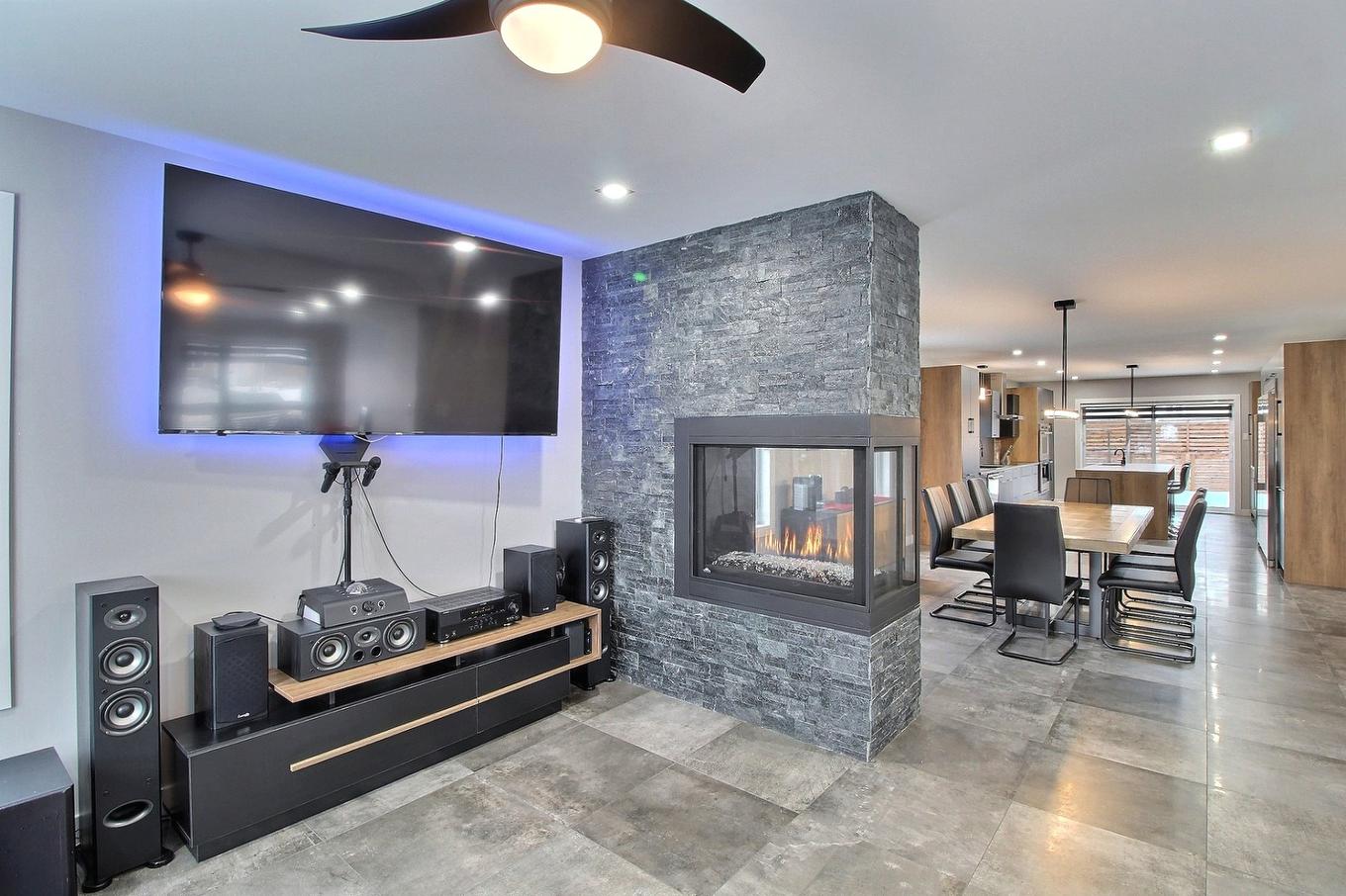 Vue d'ensemble - 270 Sent. Des Fougères, Val-D'Or, QC - Indoor With Fireplace