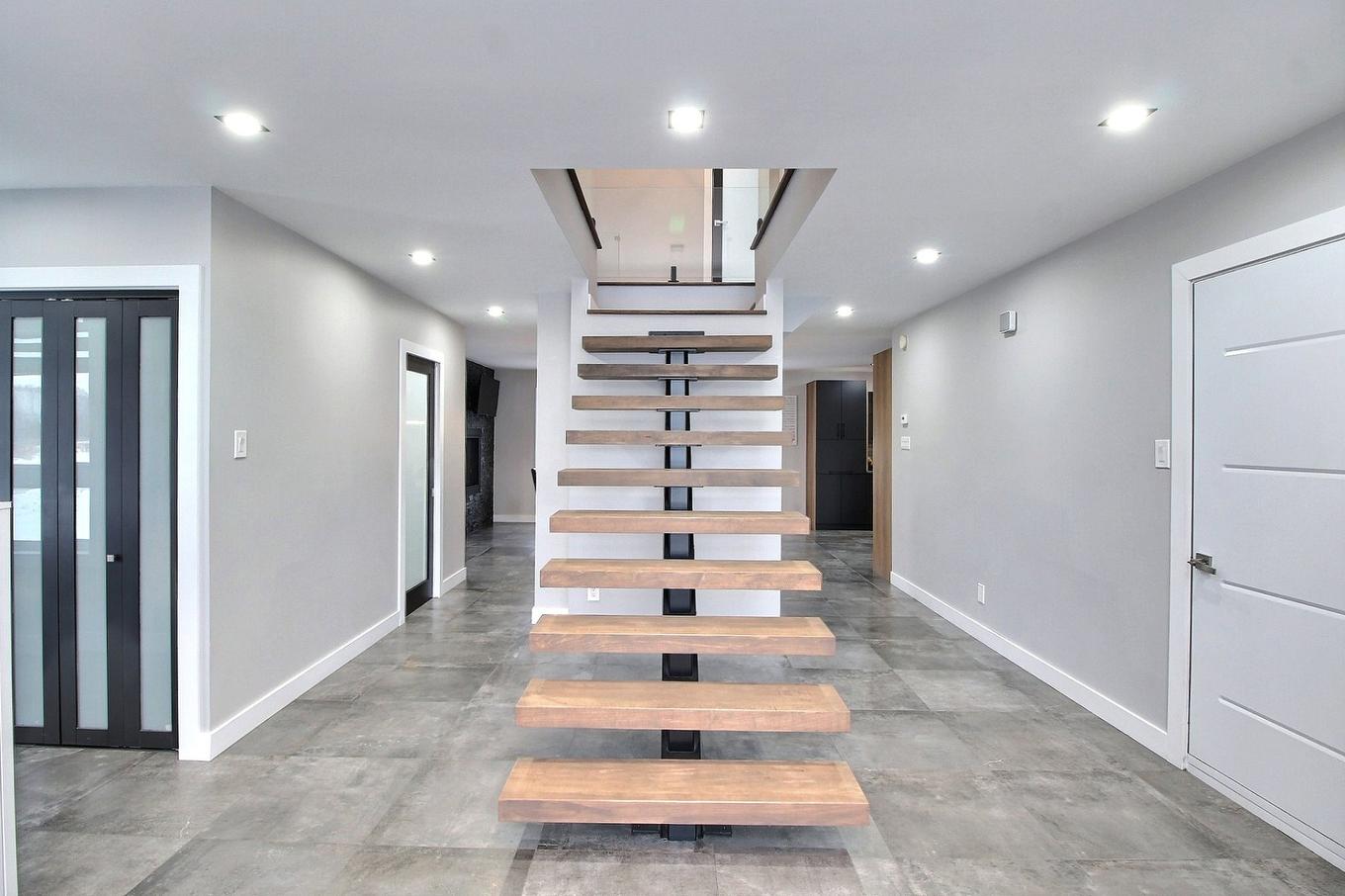 Escalier - 270 Sent. Des Fougères, Val-D'Or, QC - Indoor Photo Showing Other Room