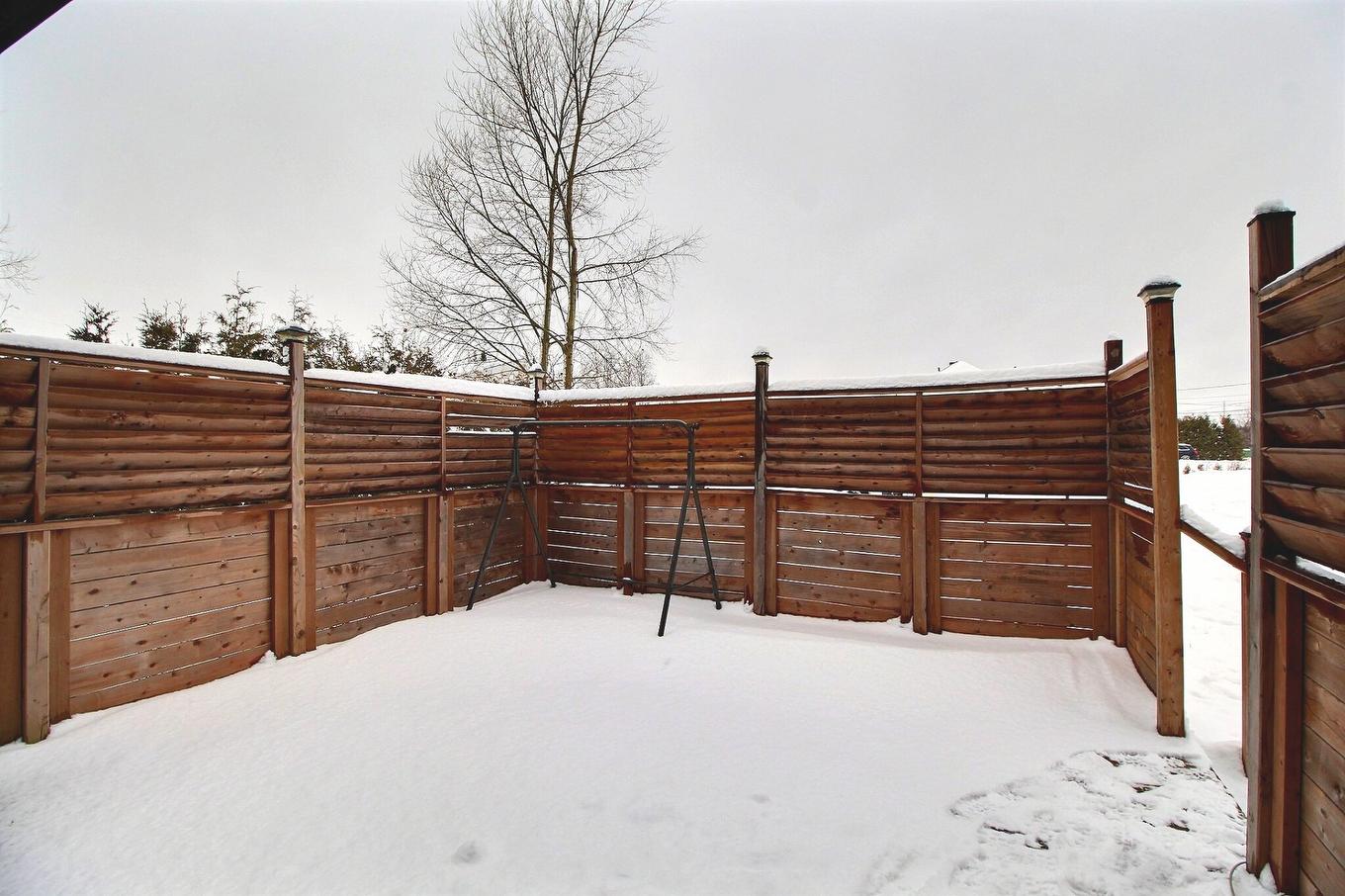 Terrasse - 270 Sent. Des Fougères, Val-D'Or, QC - Outdoor