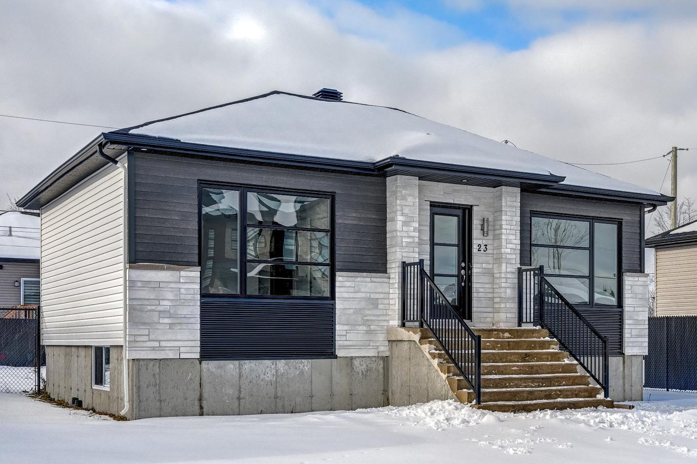 Frontage - 23 Rue Lavigne, Brownsburg-Chatham, QC - Outdoor