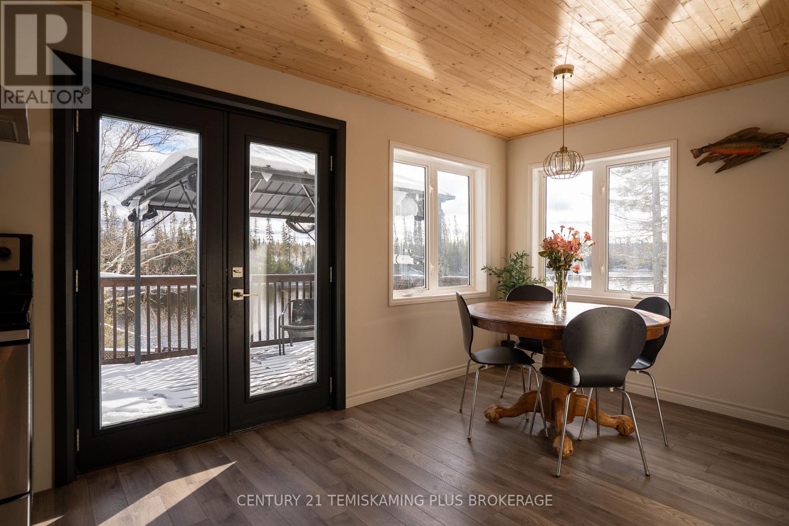 989158 Mountain Chutes Road, Timiskaming (Tim - Outside - Rural), ON - Indoor Photo Showing Dining Room
