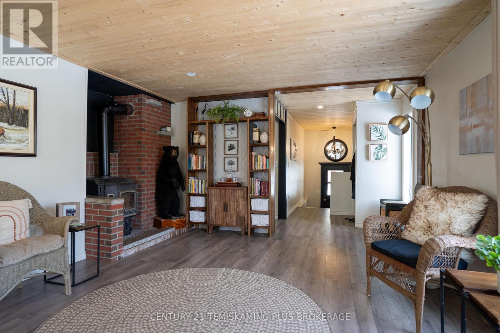 989158 Mountain Chutes Road, Timiskaming (Tim - Outside - Rural), ON - Indoor Photo Showing Other Room With Fireplace