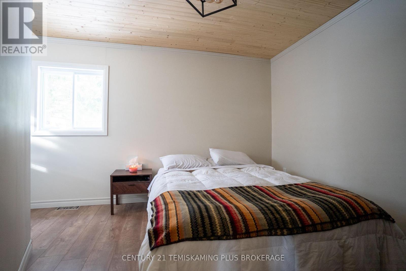 989158 Mountain Chutes Road, Timiskaming (Tim - Outside - Rural), ON - Indoor Photo Showing Bedroom