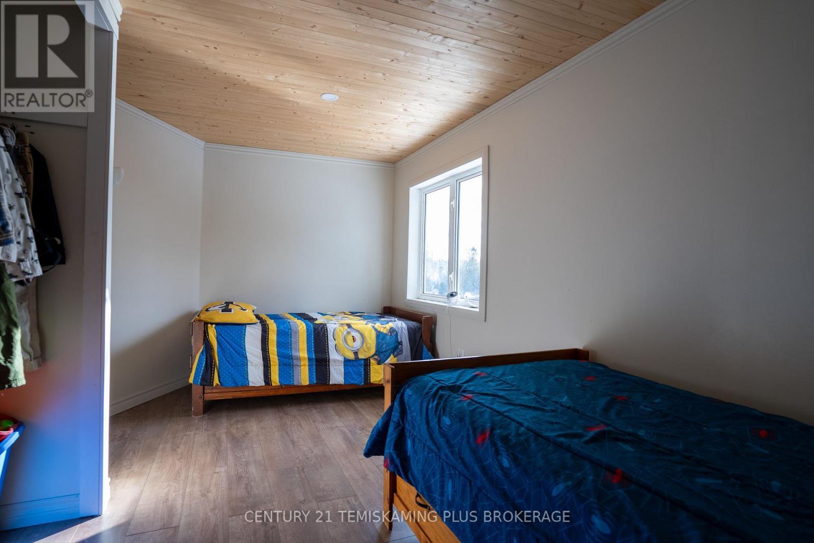 989158 Mountain Chutes Road, Timiskaming (Tim - Outside - Rural), ON - Indoor Photo Showing Bedroom