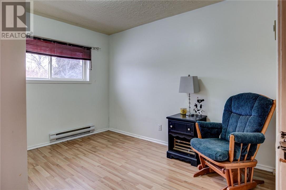 2 Leonard Avenue S, Dowling, ON - Indoor