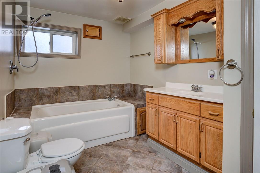 2 Leonard Avenue S, Dowling, ON - Indoor Photo Showing Bathroom