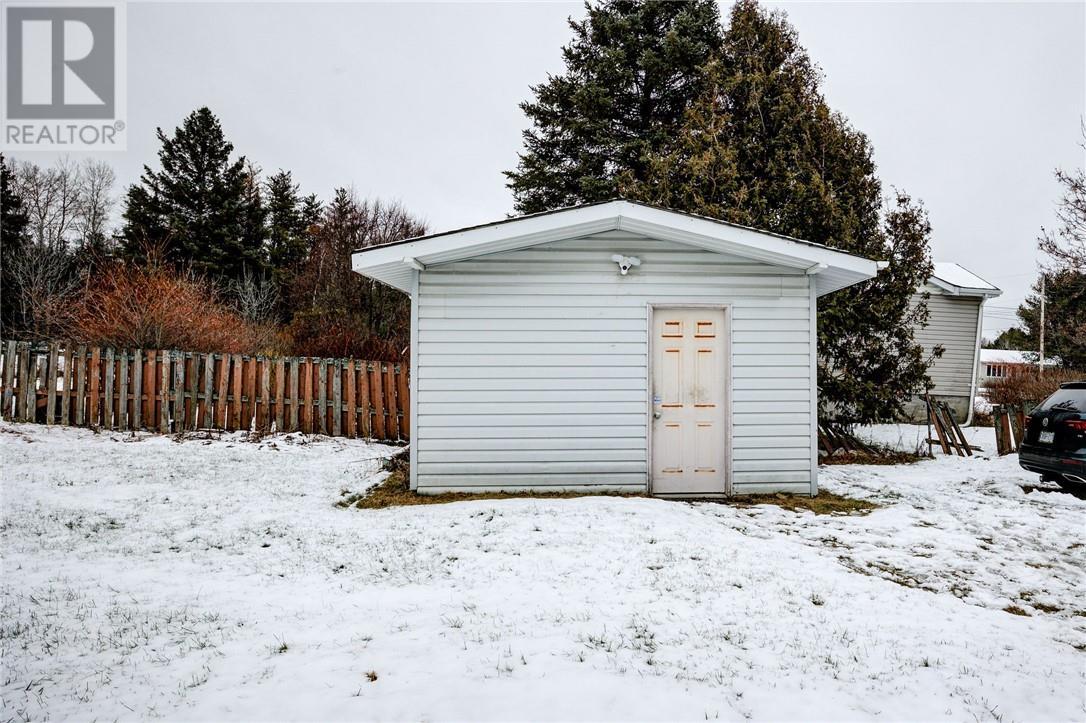 2 Leonard Avenue S, Dowling, ON - Outdoor