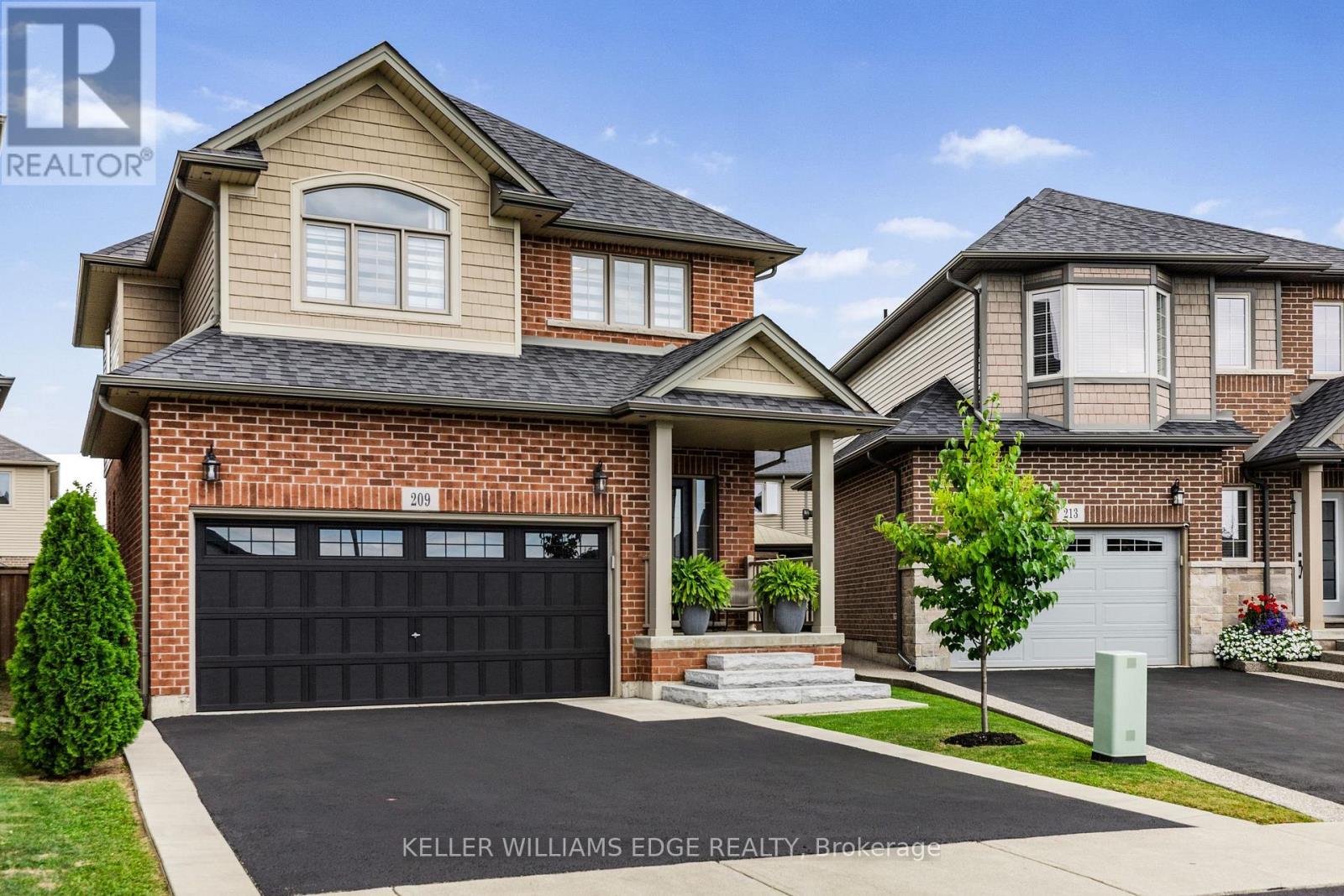 209 Echovalley Drive, Hamilton, ON - Outdoor With Facade