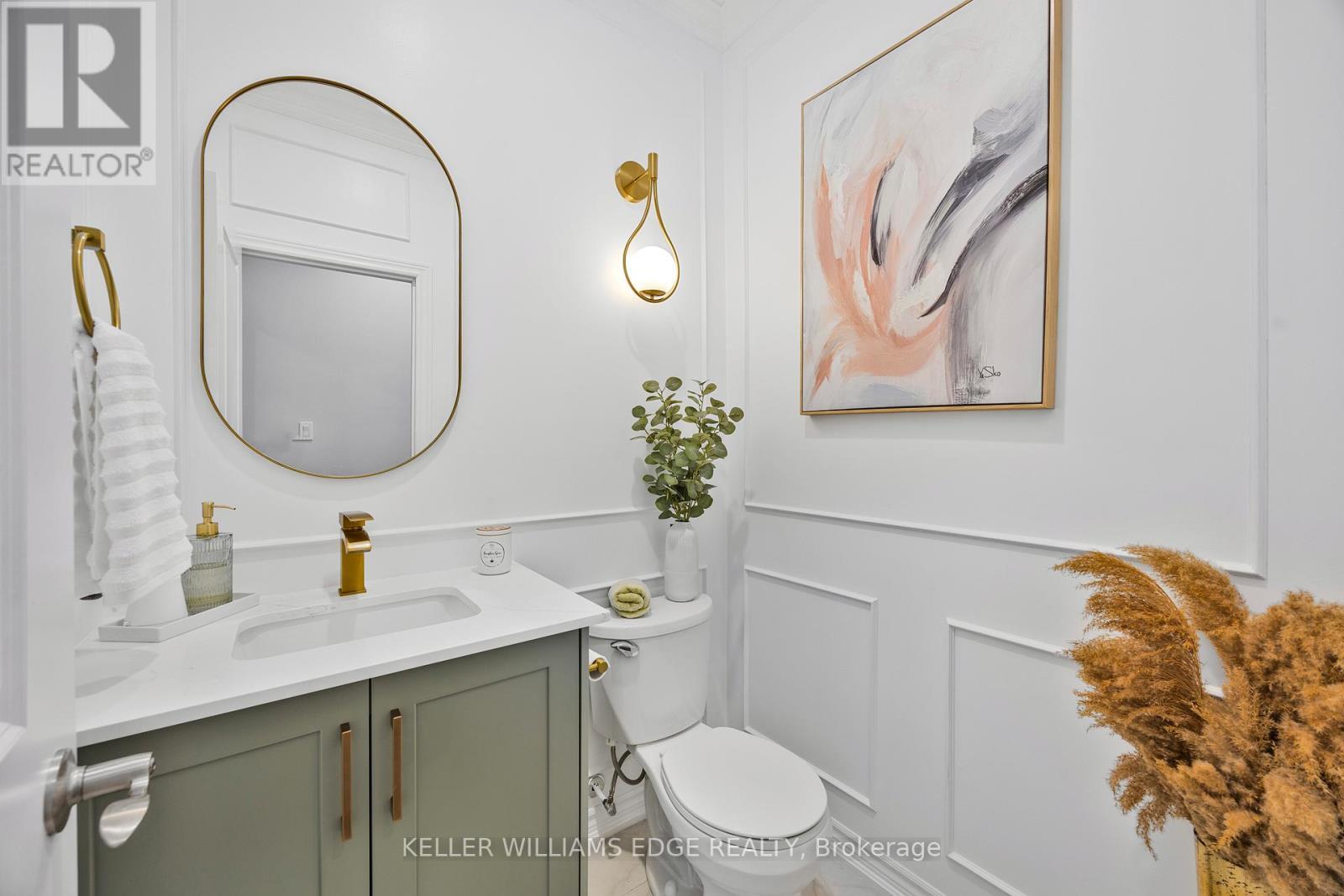 209 Echovalley Drive, Hamilton, ON - Indoor Photo Showing Bathroom