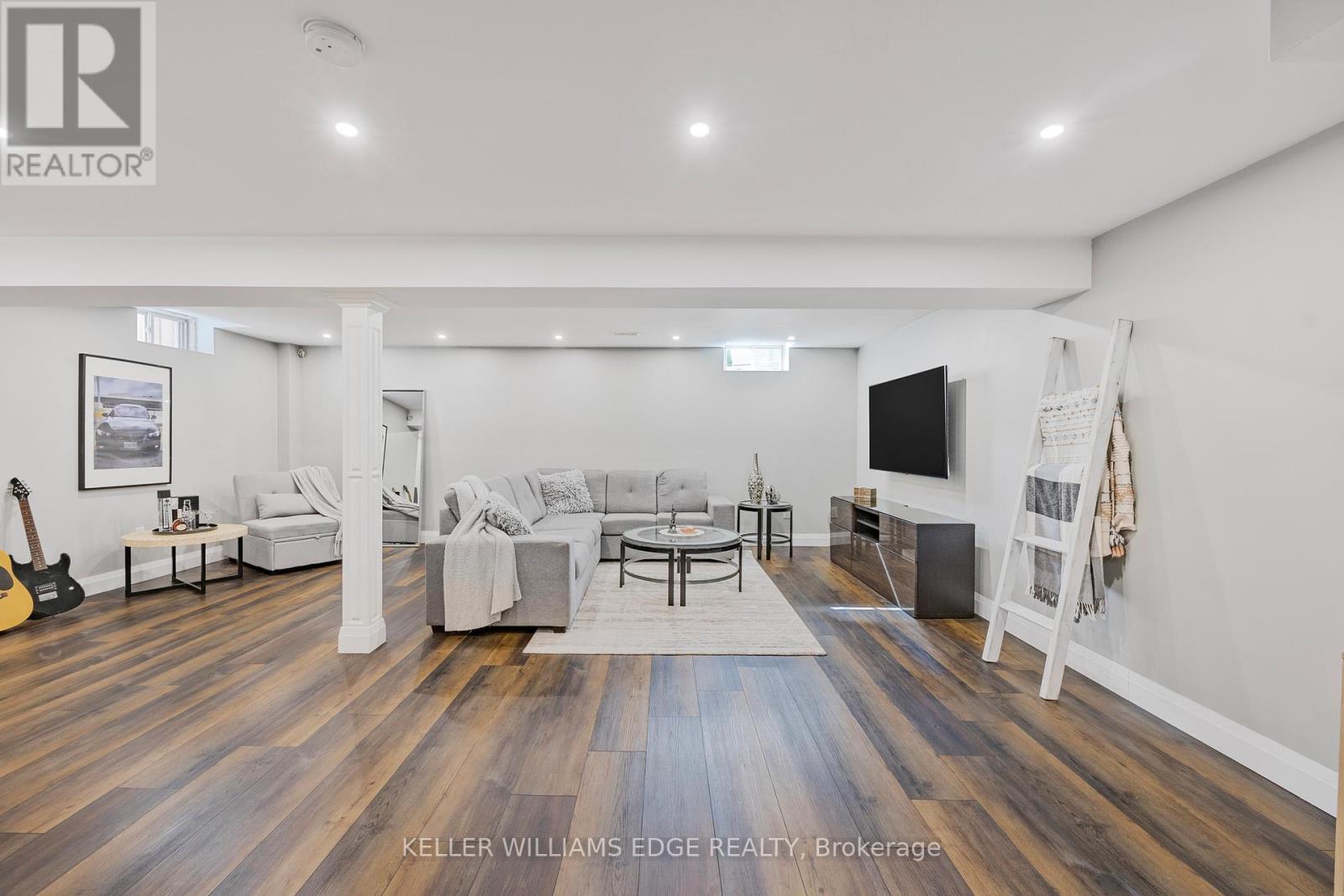 209 Echovalley Drive, Hamilton, ON - Indoor