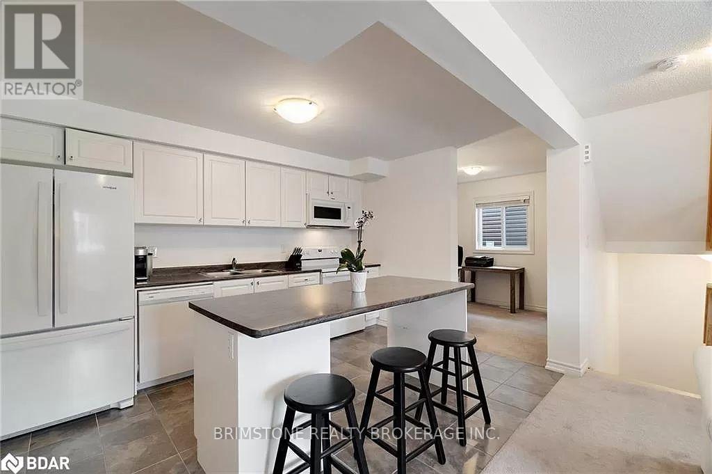 46 Andean Lane, Barrie, ON - Indoor Photo Showing Kitchen