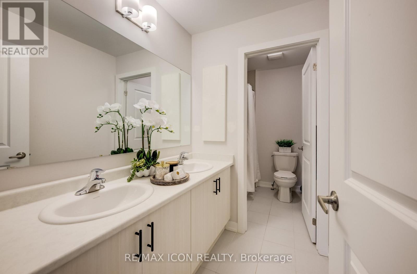 55 Tulip Crescent, Norfolk, ON - Indoor Photo Showing Bathroom