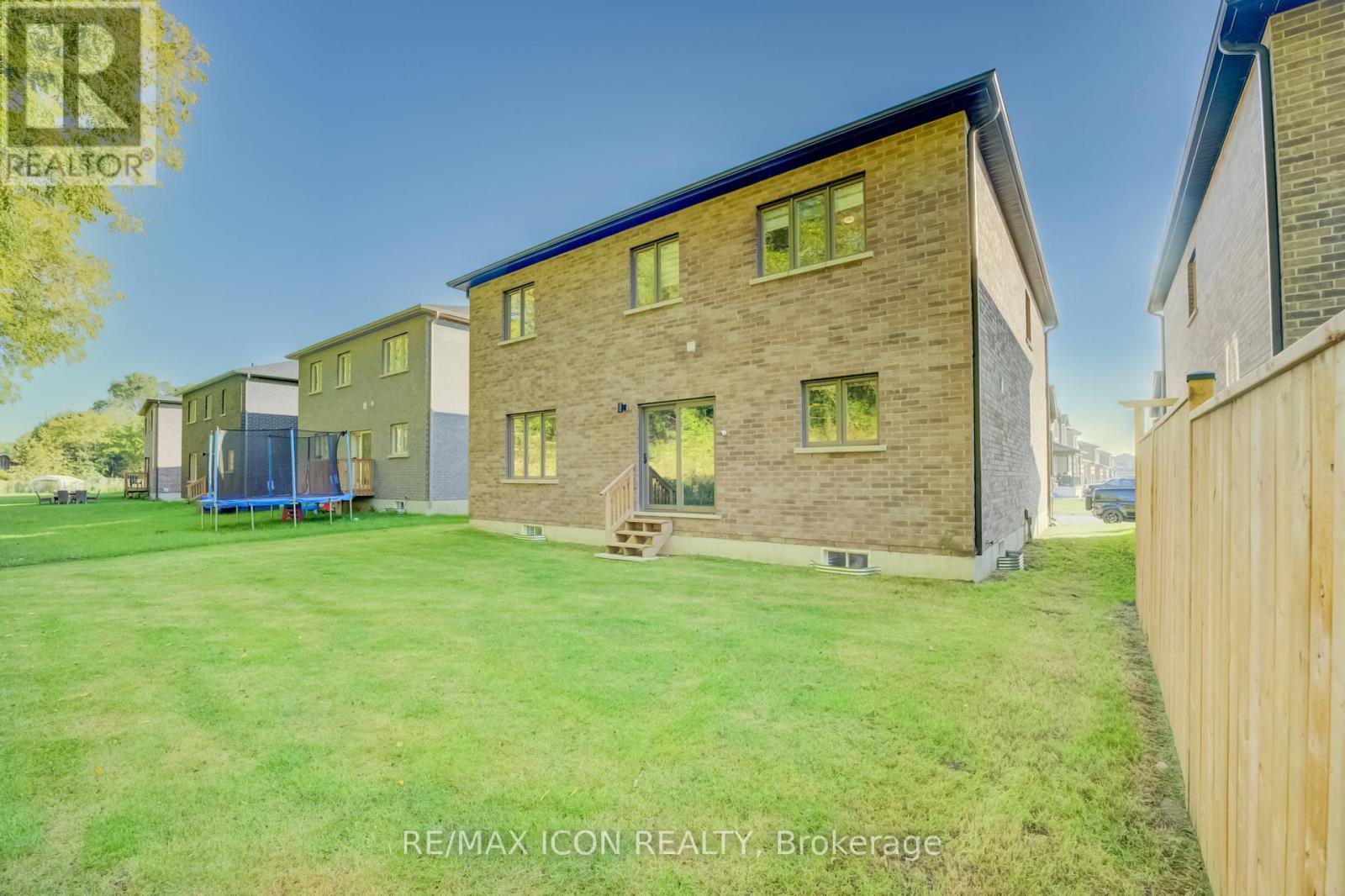 55 Tulip Crescent, Norfolk, ON - Outdoor With Exterior