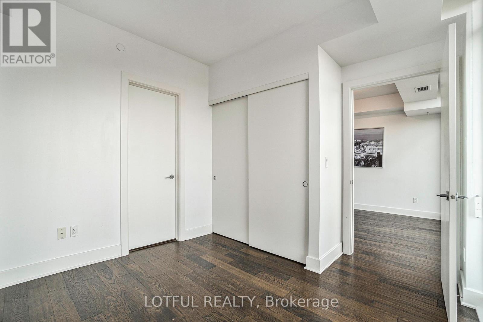 1705 - 255 Bay Street, Ottawa, ON - Indoor Photo Showing Other Room