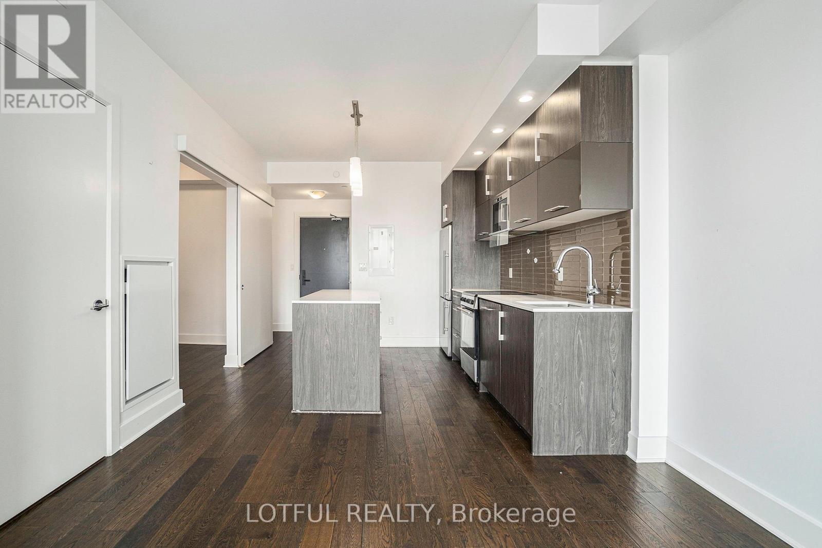 1705 - 255 Bay Street, Ottawa, ON - Indoor Photo Showing Kitchen