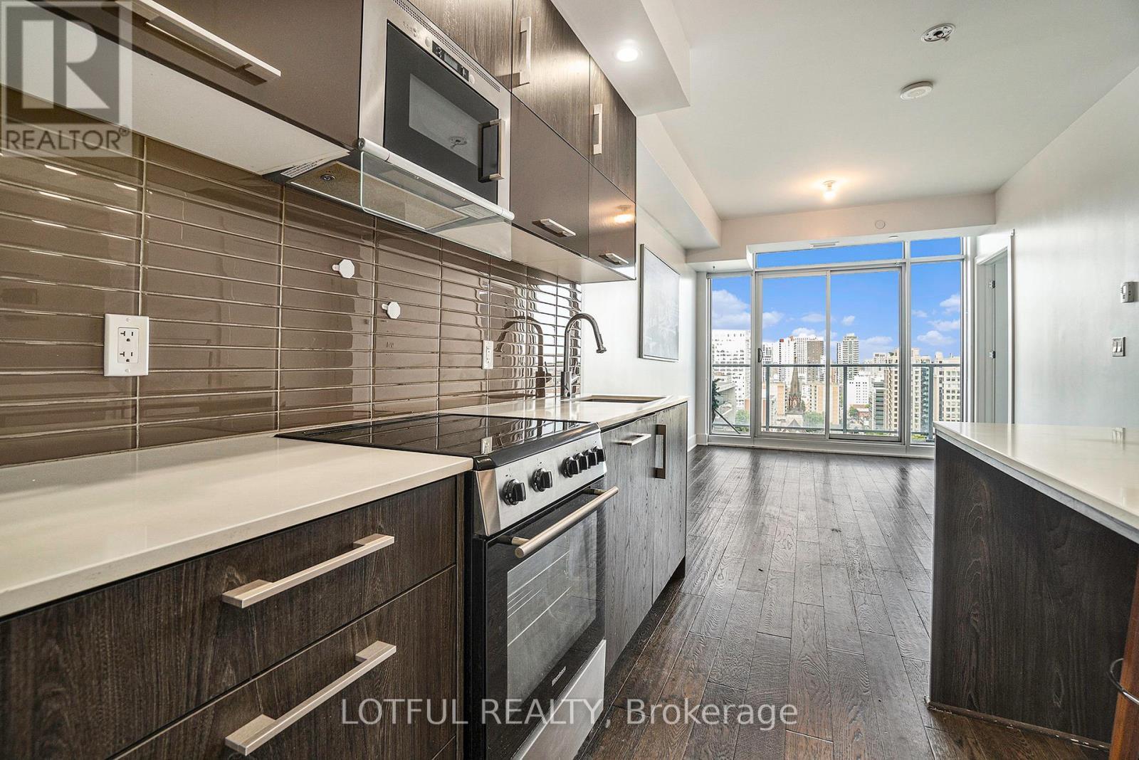 1705 - 255 Bay Street, Ottawa, ON - Indoor Photo Showing Kitchen With Upgraded Kitchen