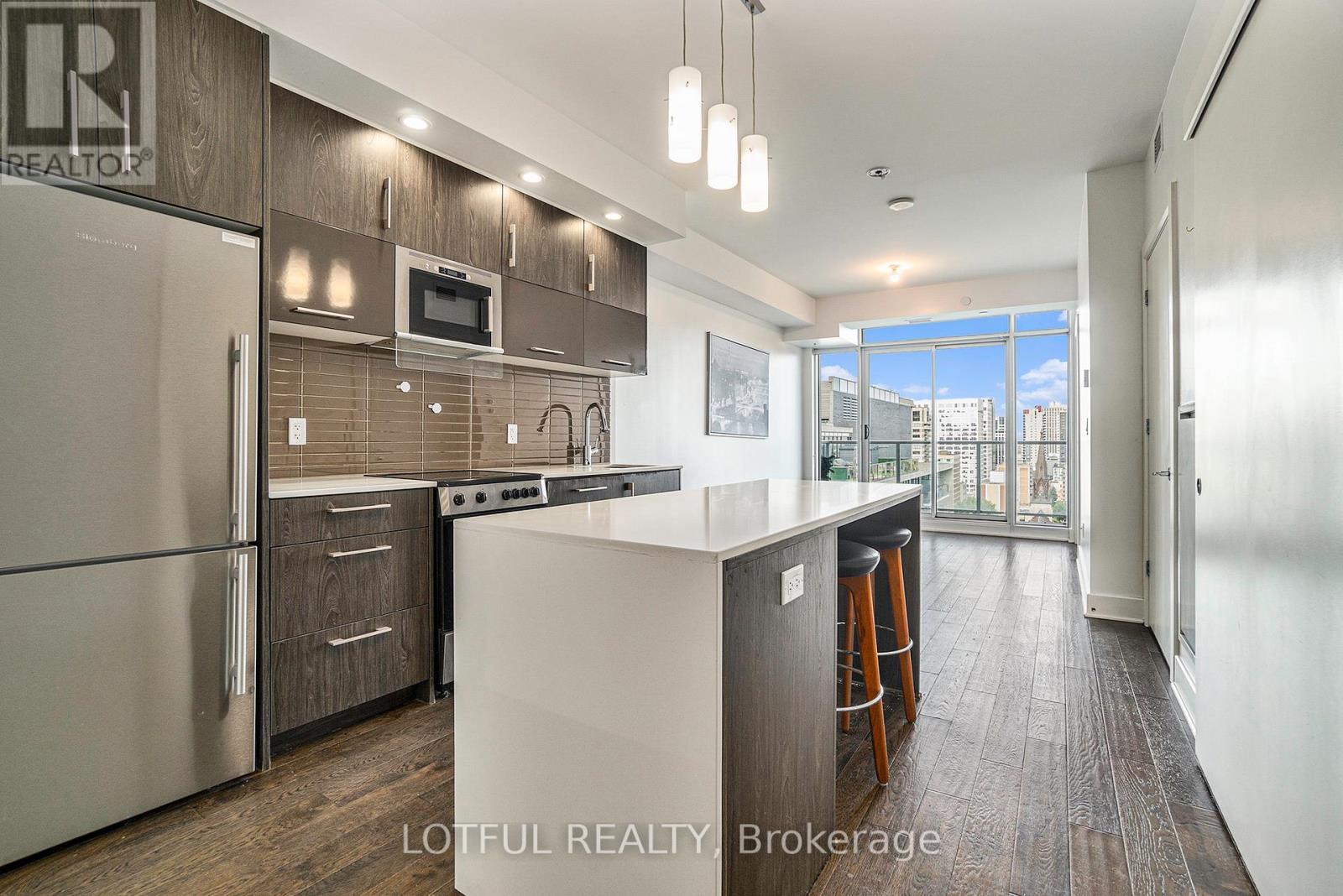 1705 - 255 Bay Street, Ottawa, ON - Indoor Photo Showing Kitchen With Upgraded Kitchen