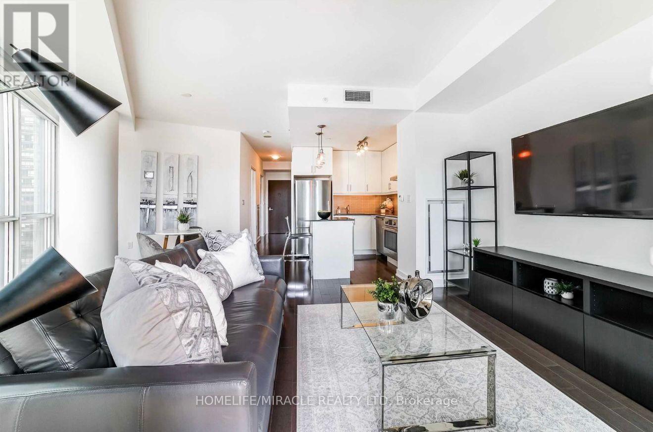 1604 - 1 The Esplanade, Toronto, ON - Indoor Photo Showing Living Room