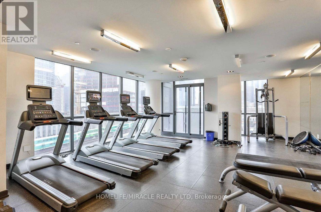 1604 - 1 The Esplanade, Toronto, ON - Indoor Photo Showing Gym Room