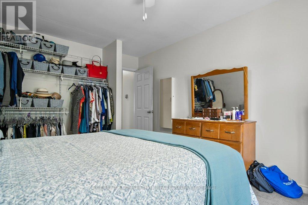 286 Barrett Boulevard, Greater Napanee (Greater Napanee), ON - Indoor Photo Showing Bedroom