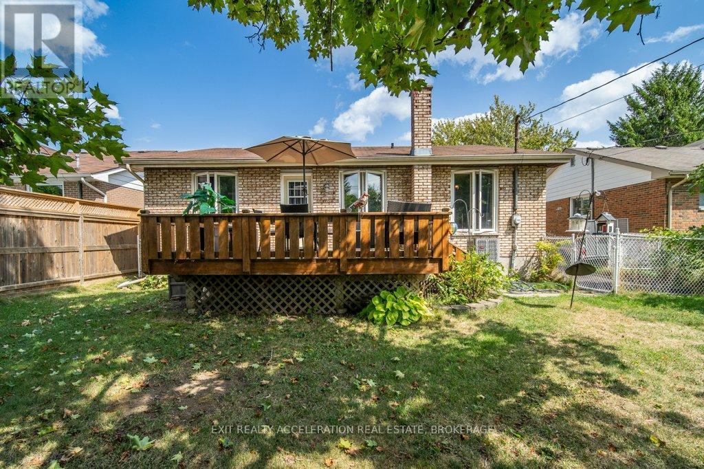 286 Barrett Boulevard, Greater Napanee (Greater Napanee), ON - Outdoor With Deck Patio Veranda