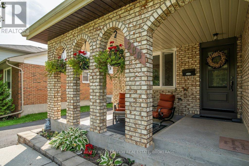 286 Barrett Boulevard, Greater Napanee (Greater Napanee), ON - Outdoor With Deck Patio Veranda