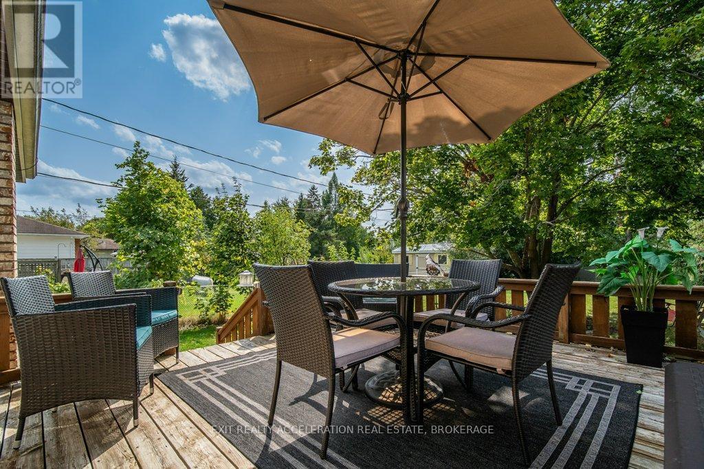 286 Barrett Boulevard, Greater Napanee (Greater Napanee), ON - Outdoor With Deck Patio Veranda With Exterior