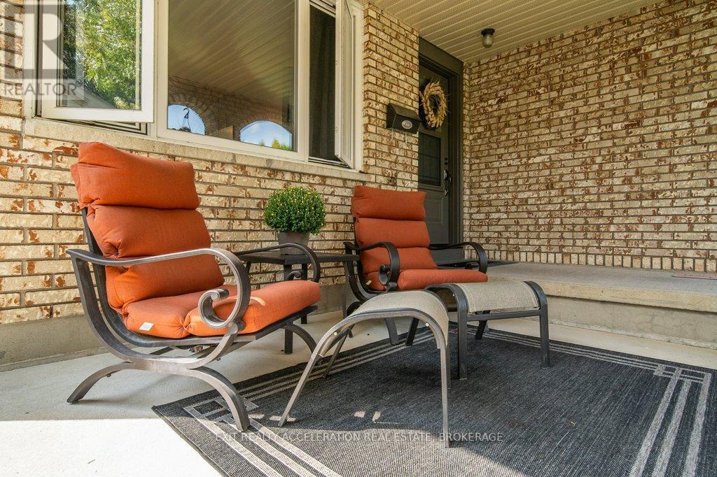 286 Barrett Boulevard, Greater Napanee (Greater Napanee), ON - Outdoor With Deck Patio Veranda With Exterior