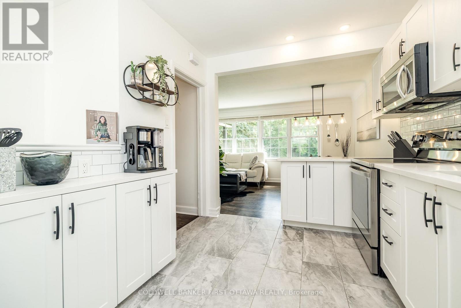 1 Porter Street, Ottawa, ON - Indoor Photo Showing Kitchen