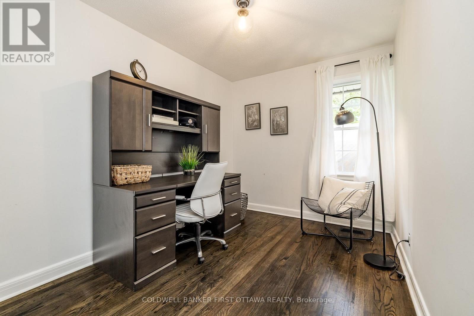 1 Porter Street, Ottawa, ON - Indoor Photo Showing Office