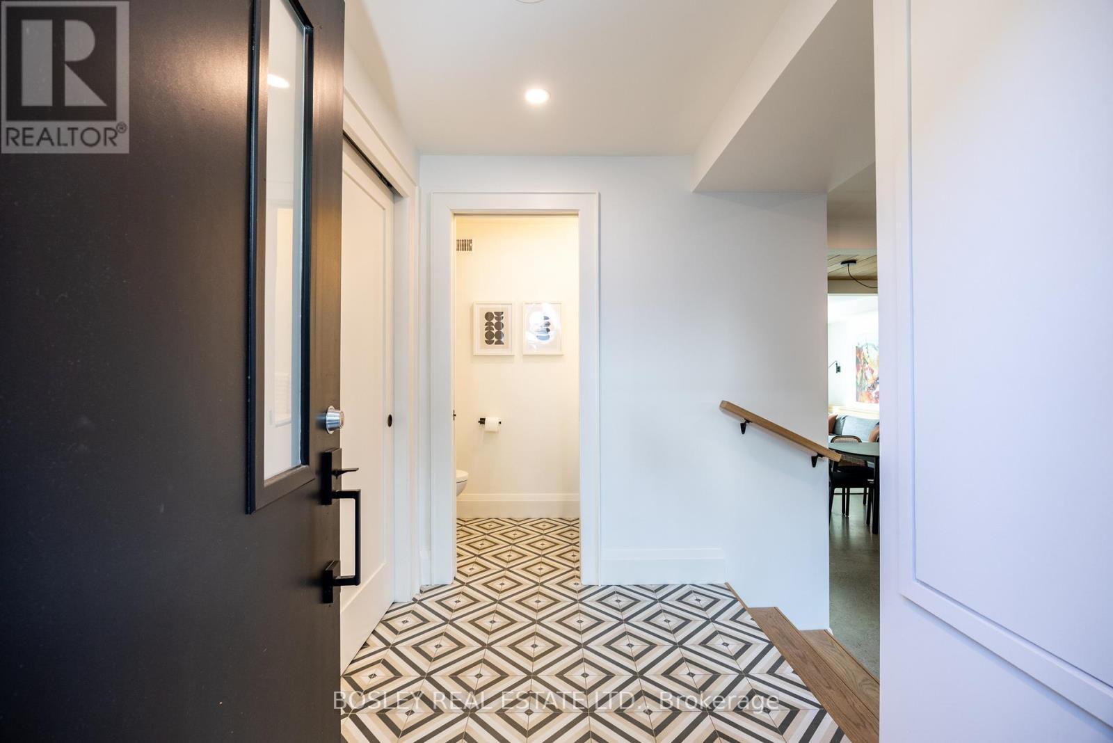 Unit 2 - 12- R Coleridge Avenue, Toronto, ON - Indoor Photo Showing Other Room