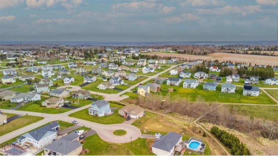 65 Larkspur Street, Stratford, PE