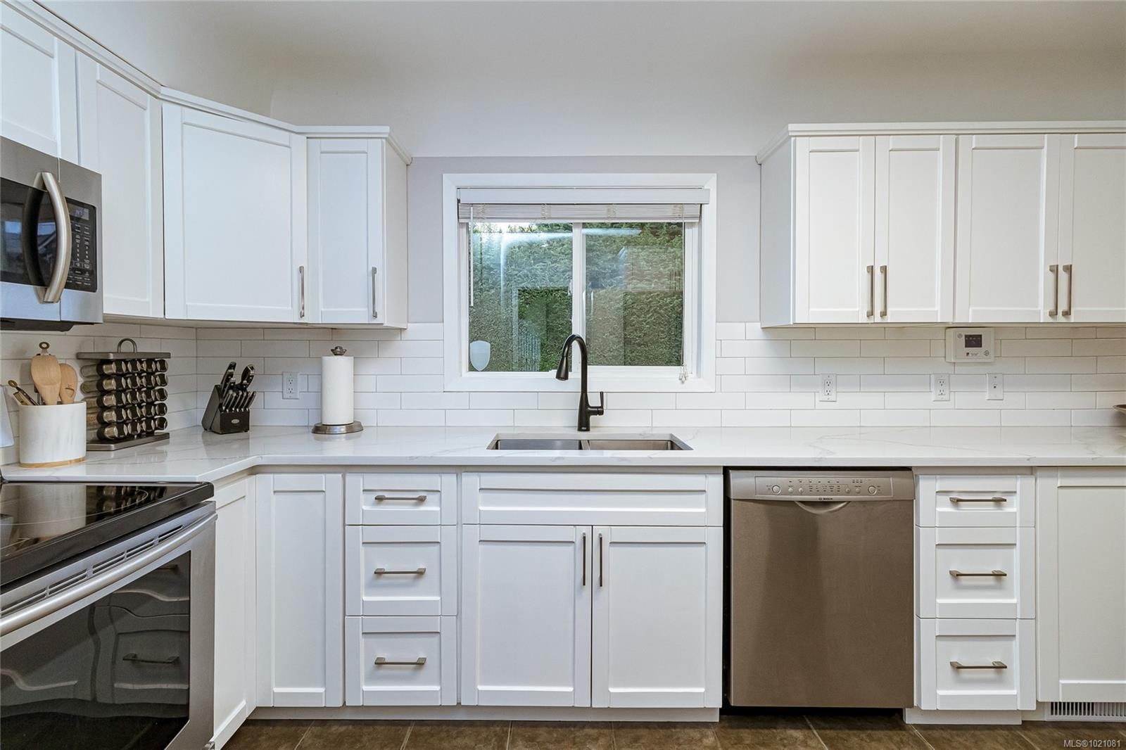 1743 Townley St, Saanich, BC