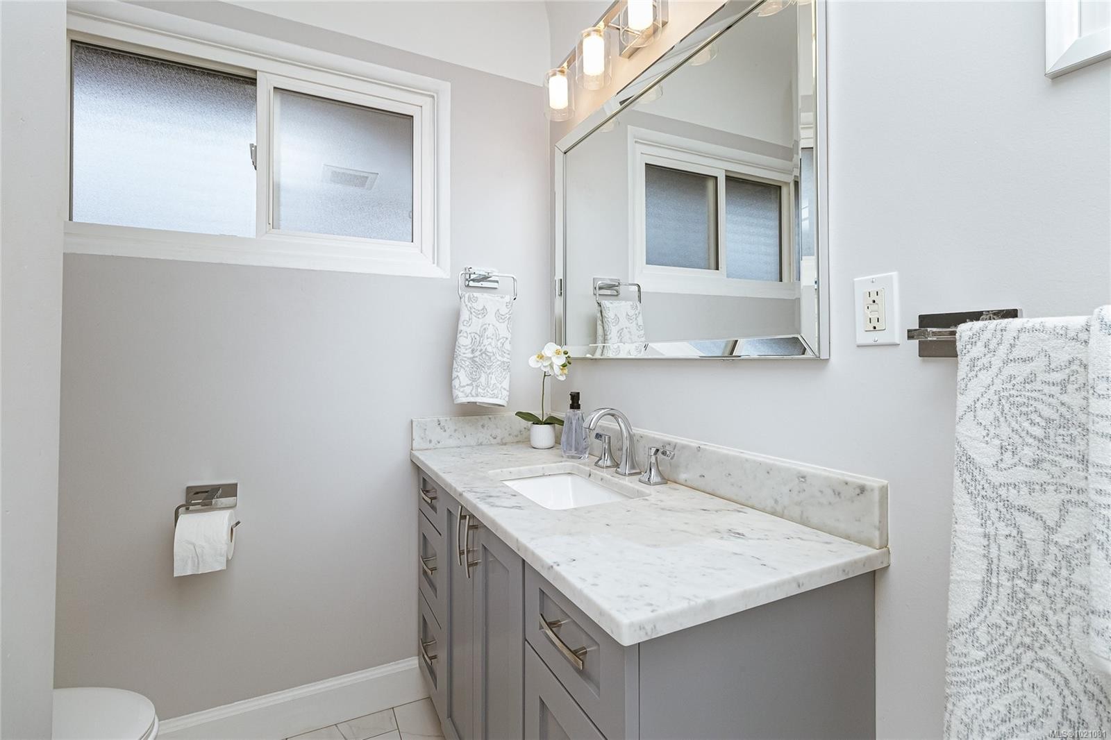 1743 Townley St, Saanich, BC