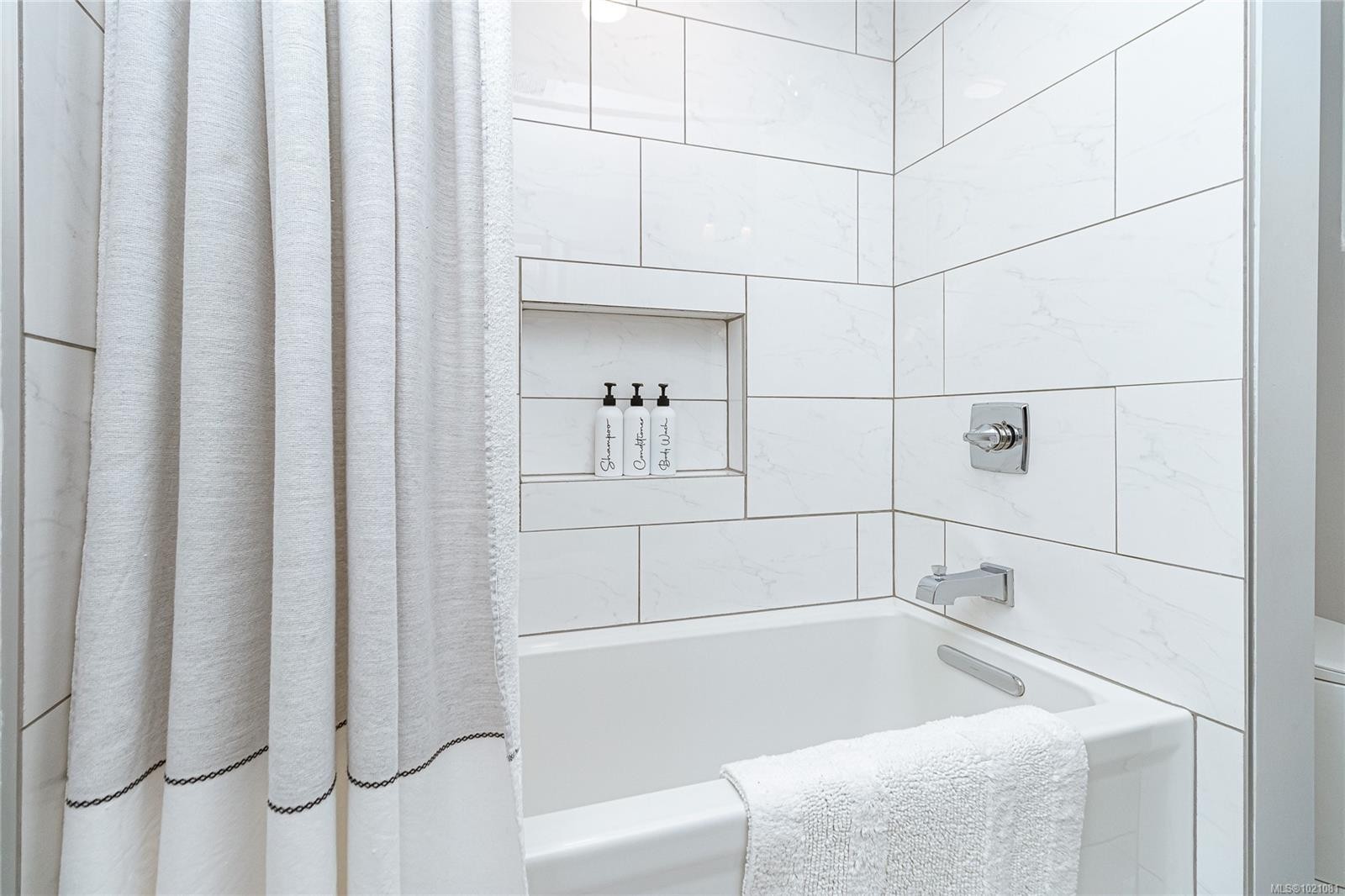 1743 Townley St, Saanich, BC