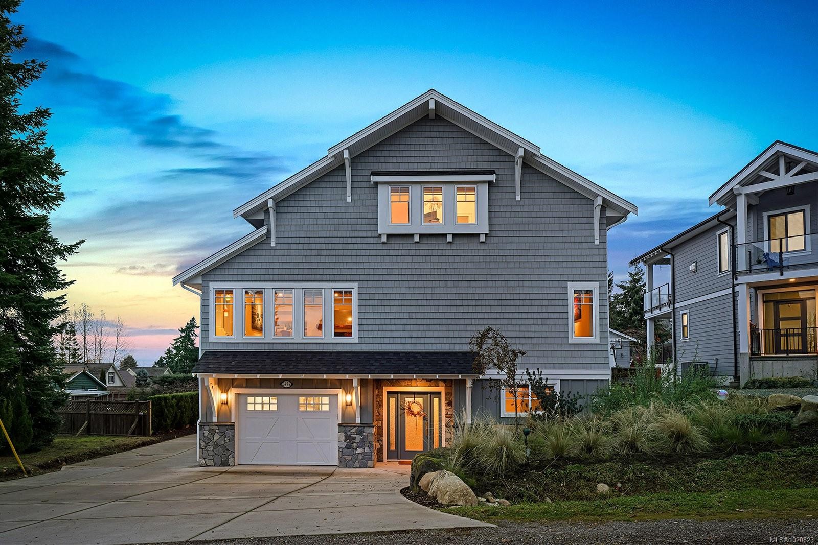 3839/3841 Ross Ave, Royston, BC