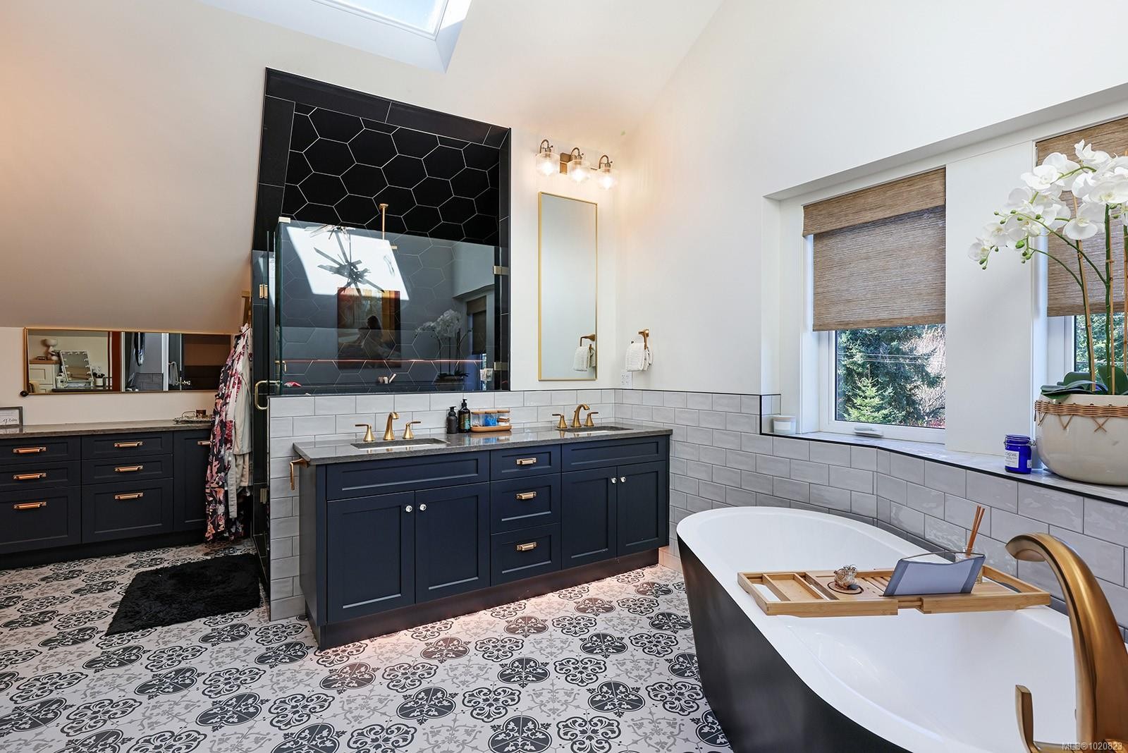 3839/3841 Ross Ave, Royston, BC