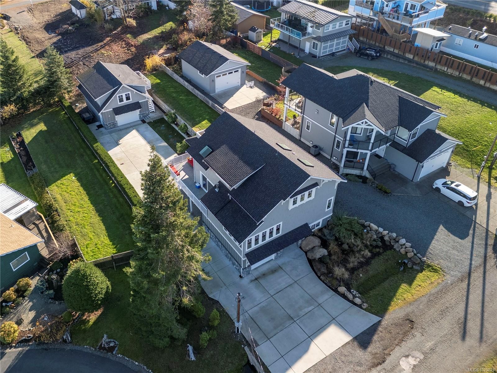 3839/3841 Ross Ave, Royston, BC