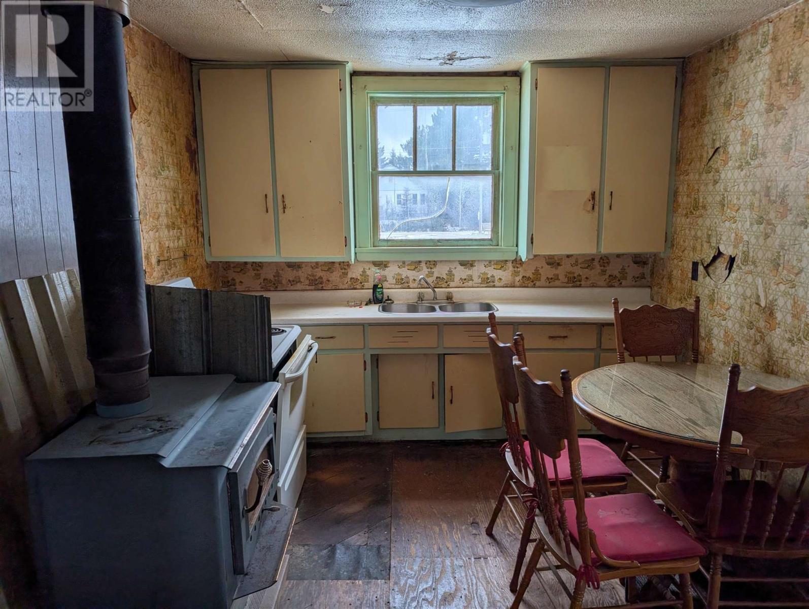 406 Elgin St, White River, ON - Indoor